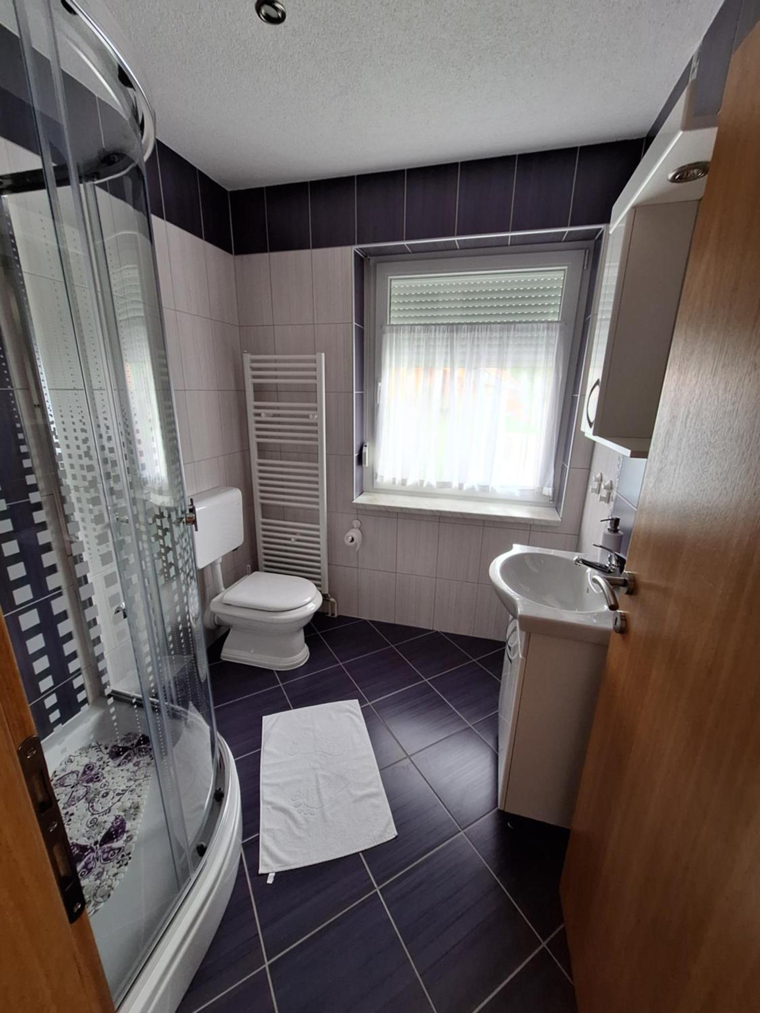 Guesthouse Miha Rakovica Exterior photo